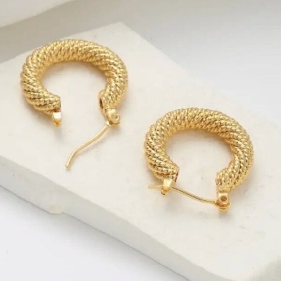 14k Gold Plated Textured Hoop Earrings - Picture 3 of 8